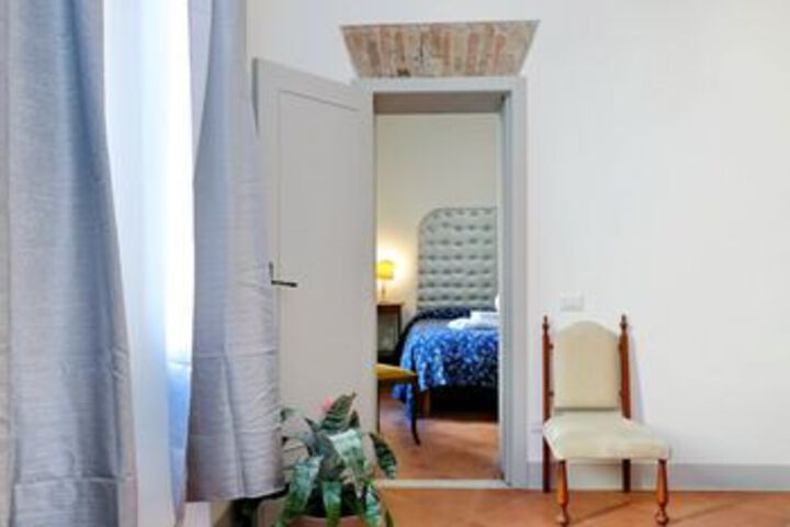 Room 13 of 28