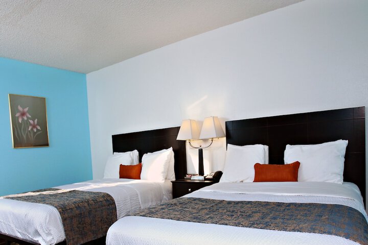 Comfort 2 Queen Beds (6 of 6)