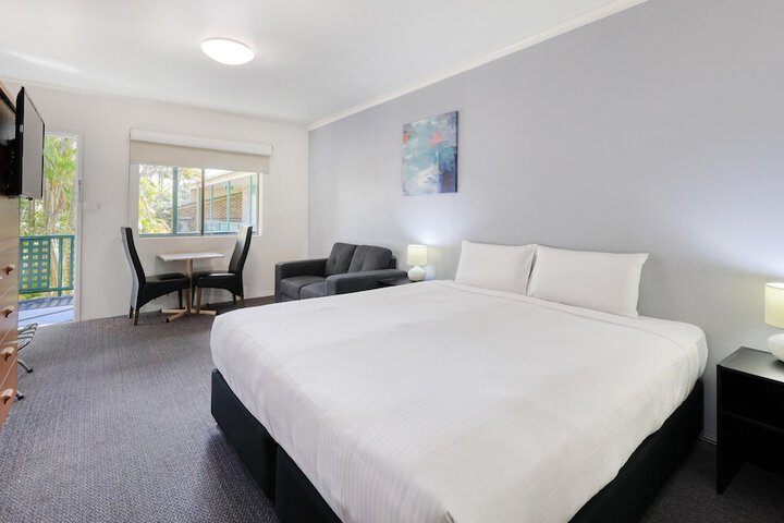Room 2 of 69