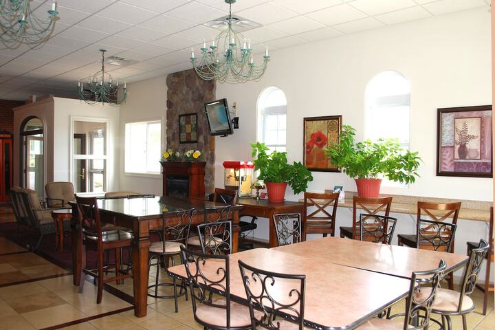 Lobby lounge