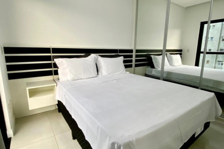 Room 6 of 14