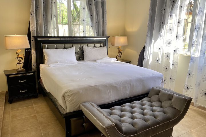 Room 6 of 25