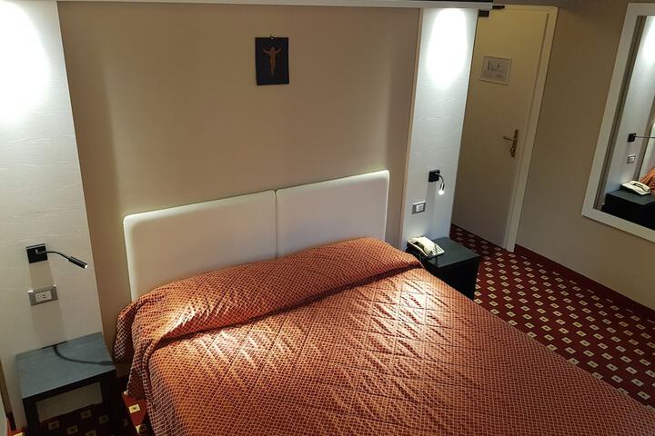 Room 28 of 59
