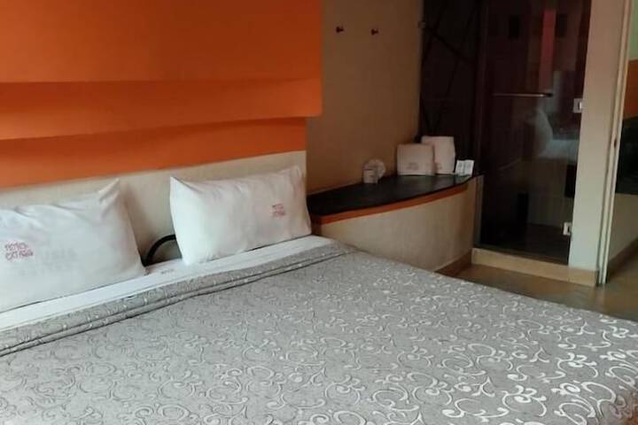 Room 3 of 10