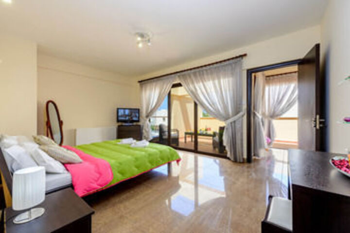 Room 7 of 20