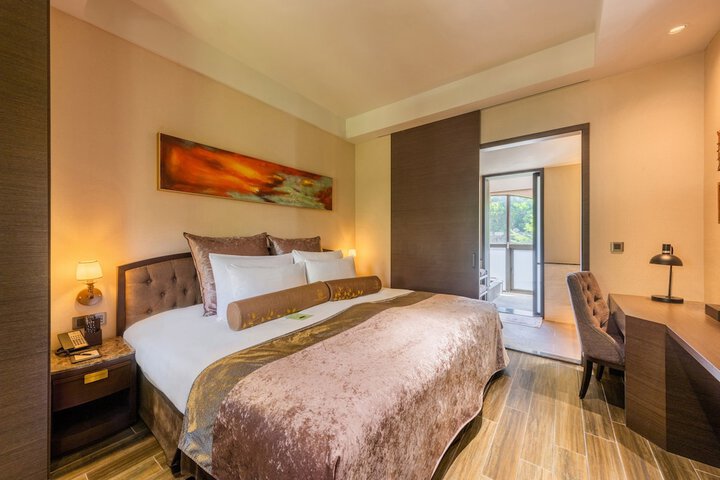 Room 65 of 208