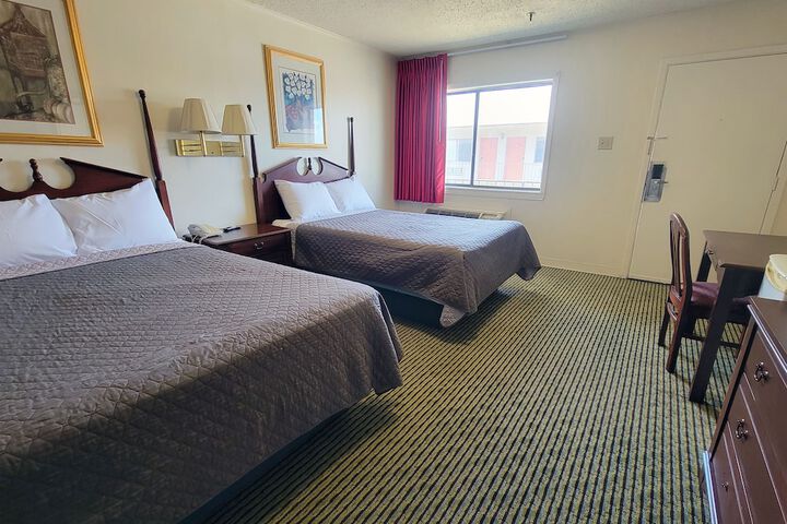 Room 4 of 18