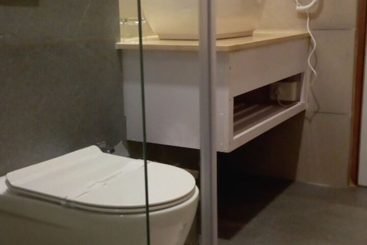 Room 14 of 23