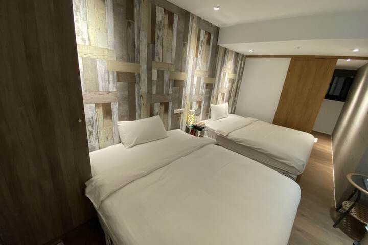 Room 11 of 44