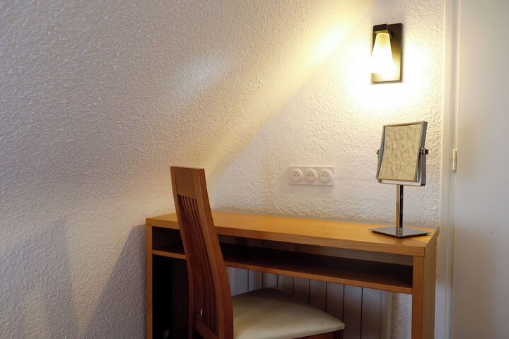 Room 84 of 191