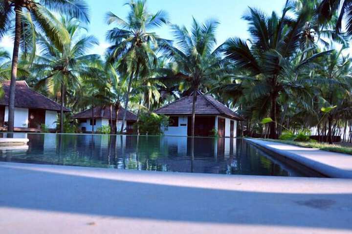 Hotel with Pool
