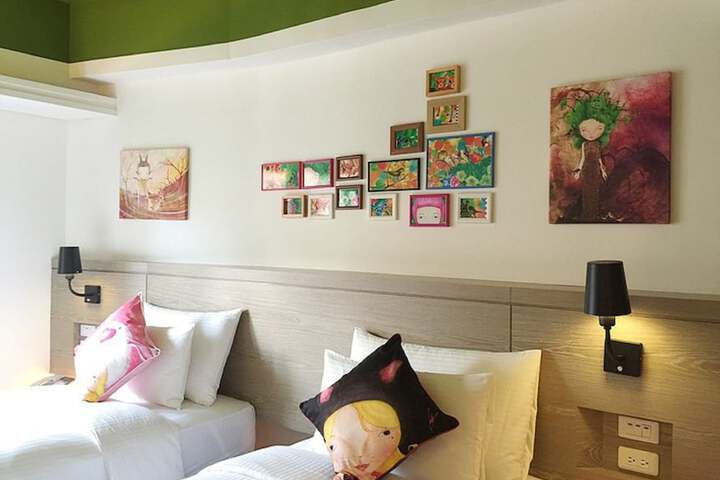 Room 9 of 51