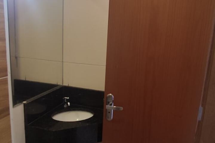 Room 9 of 12