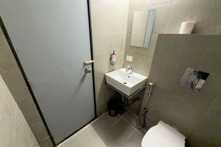 Room 32 of 39