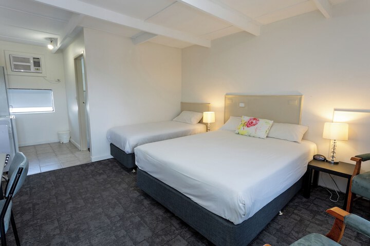 Room 14 of 65