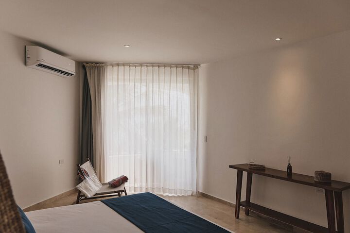 Room 14 of 66