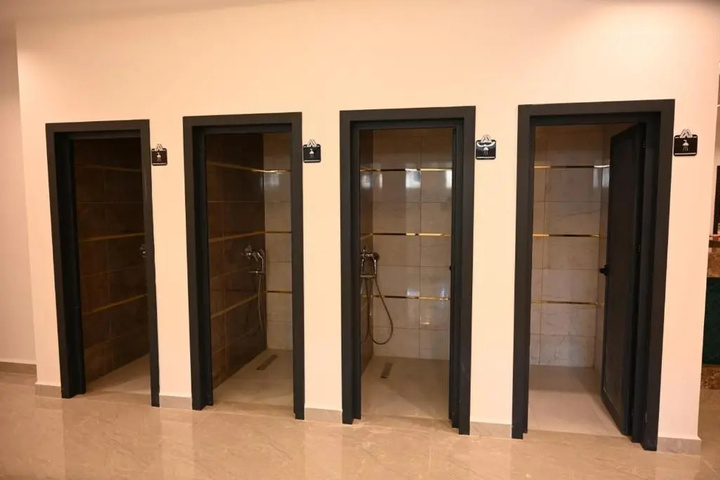 Room 7 of 18