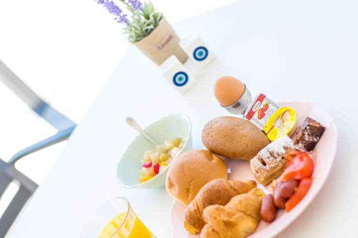 Breakfast/Coffee Service 62 of 70