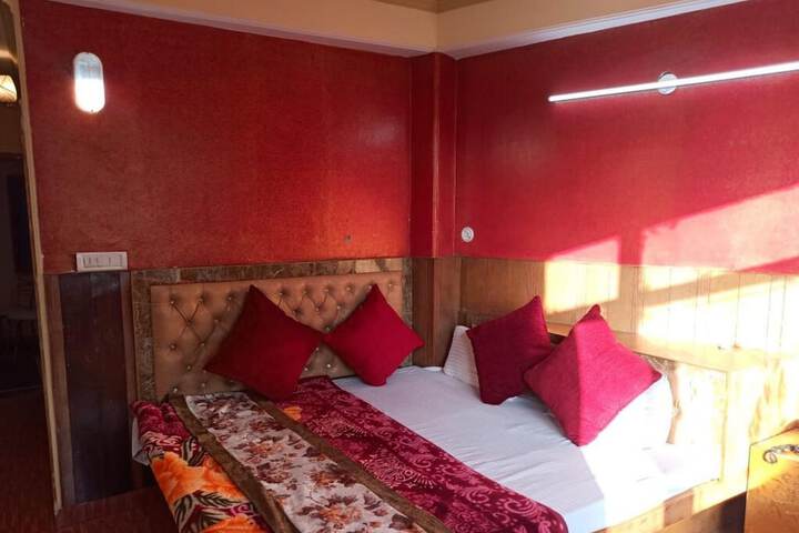 Room 8 of 21
