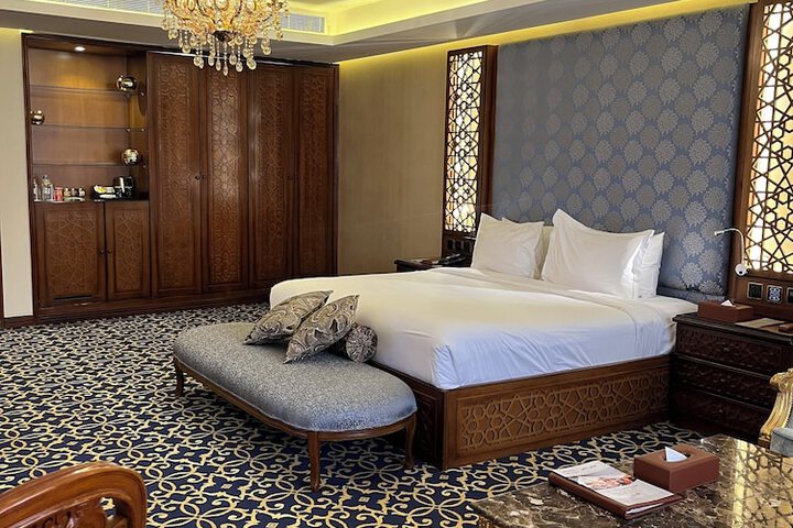 Room 8 of 43