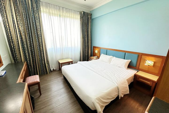 Room 8 of 44