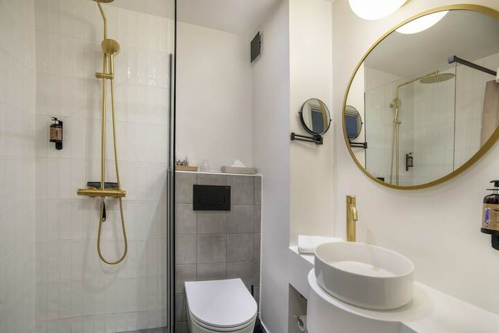 Clean Restrooms