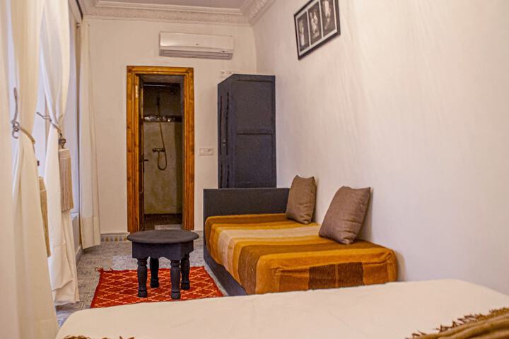 Room 12 of 42