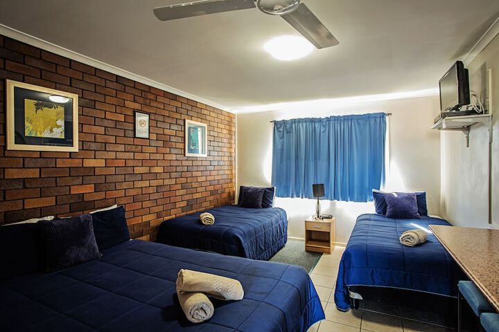 Room 11 of 33
