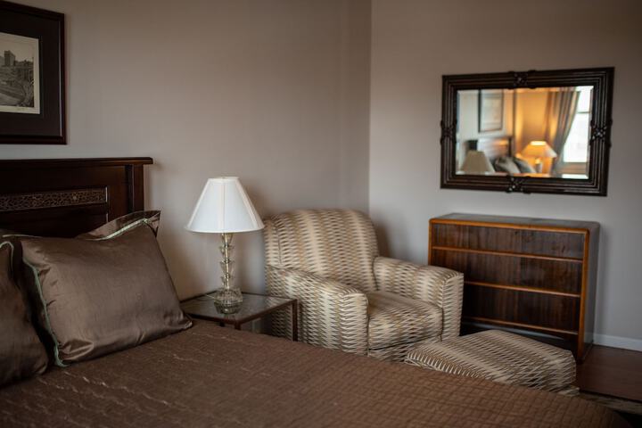 Room 51 of 107