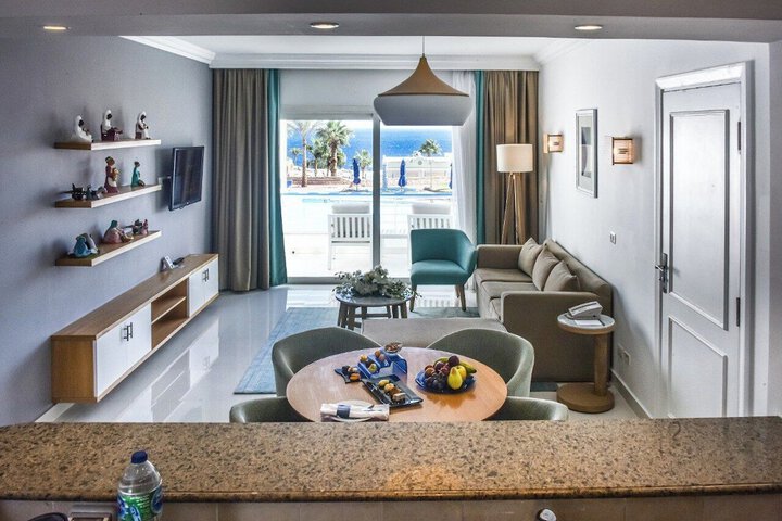 Room 34 of 140