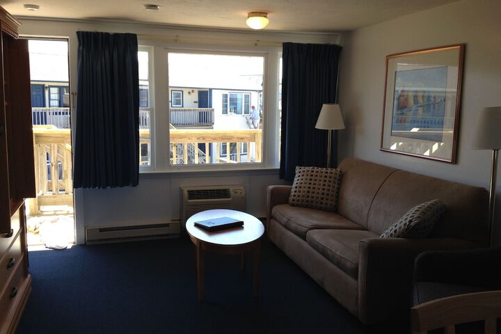 Room 18 of 40