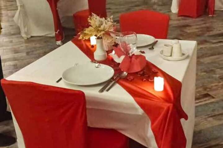 Dining 38 of 92