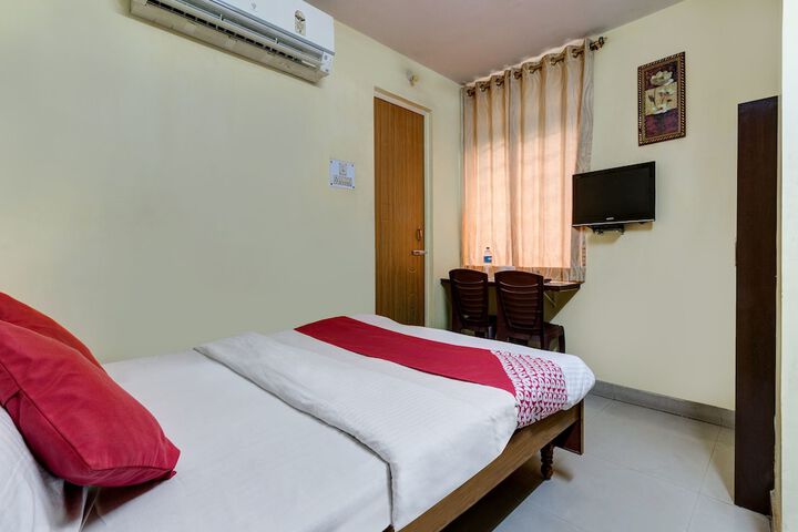 Room 11 of 24