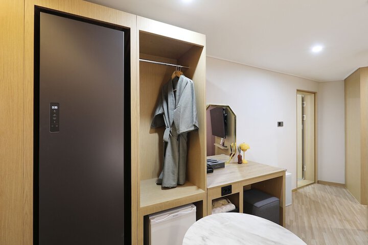 Room 38 of 74