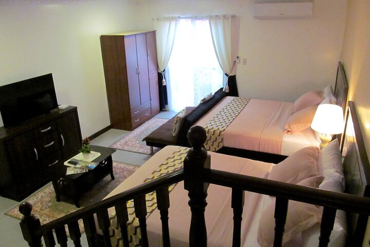Room 12 of 66