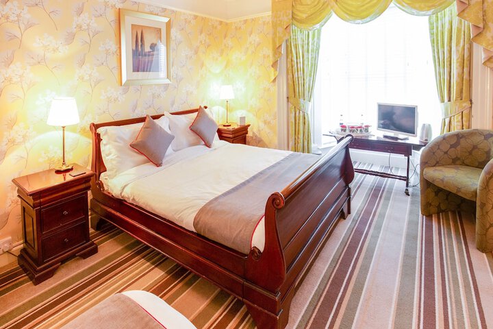 Room 12 of 44
