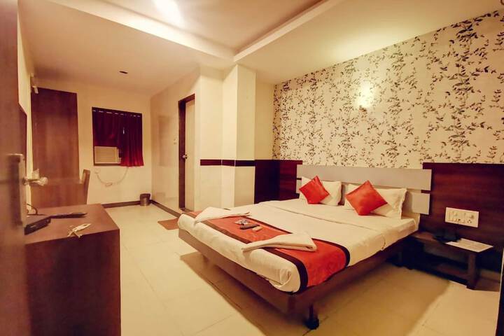 Room 2 of 41