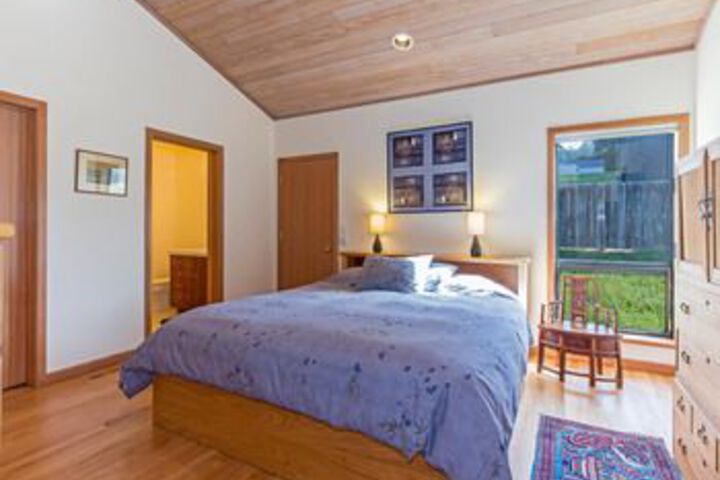 Room 6 of 21
