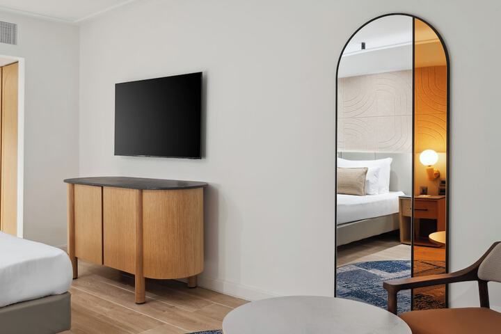 Room 47 of 145