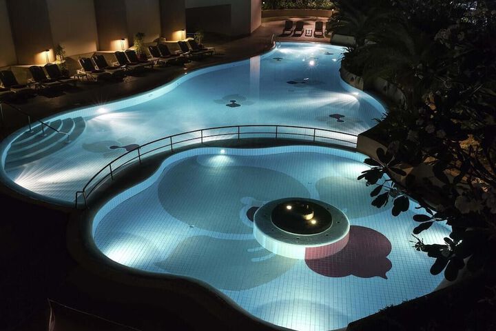 Pools & Facilities