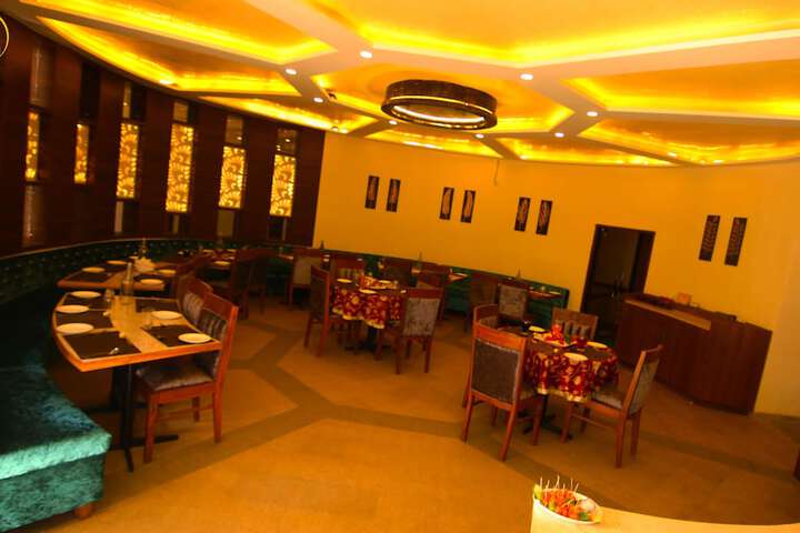 Dining 34 of 76