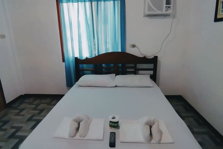 Room 5 of 14