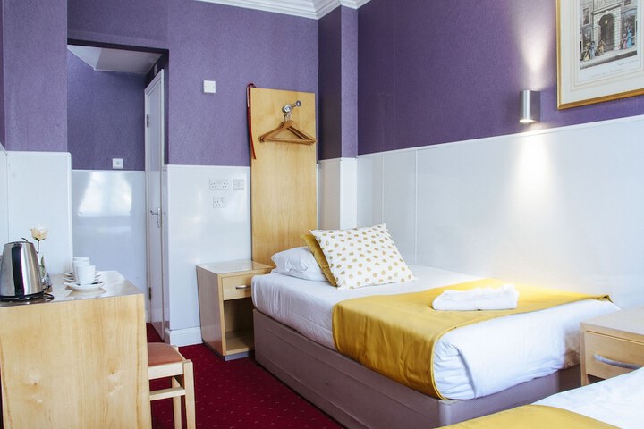 Room 46 of 90