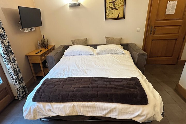 Room 19 of 345