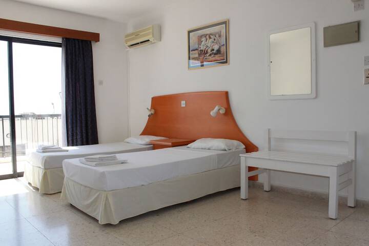 Room 5 of 38