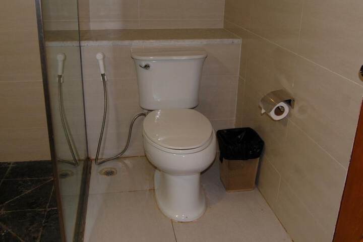 Room 15 of 28