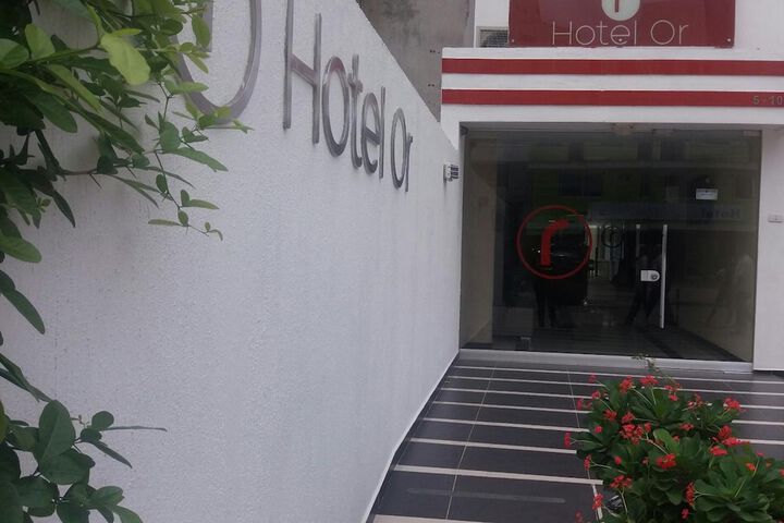 Hotel Entry