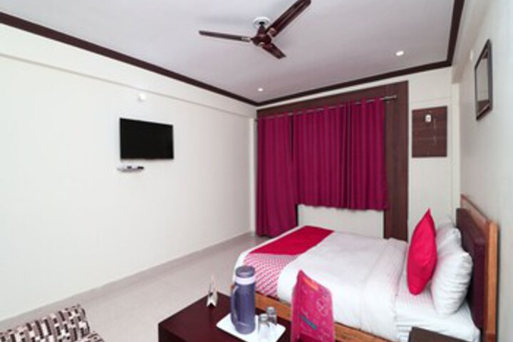 Room 15 of 27