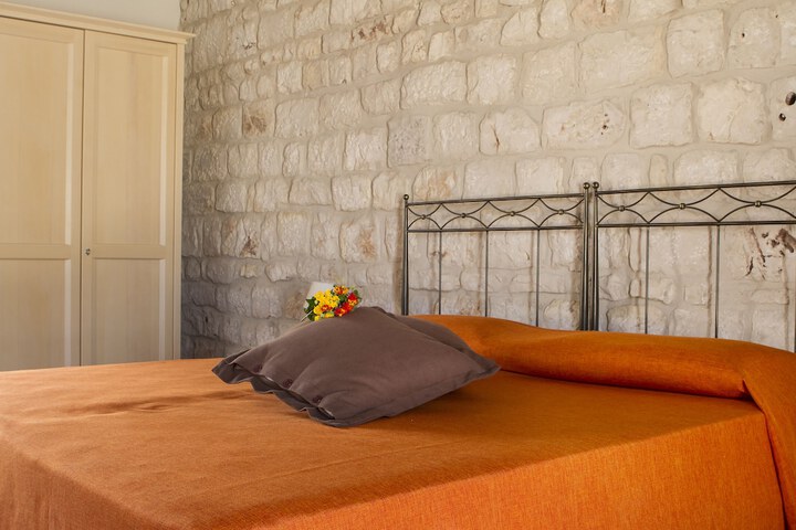 Room 14 of 84
