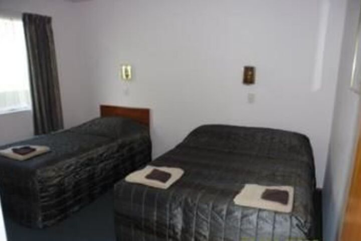 Room 2 of 9